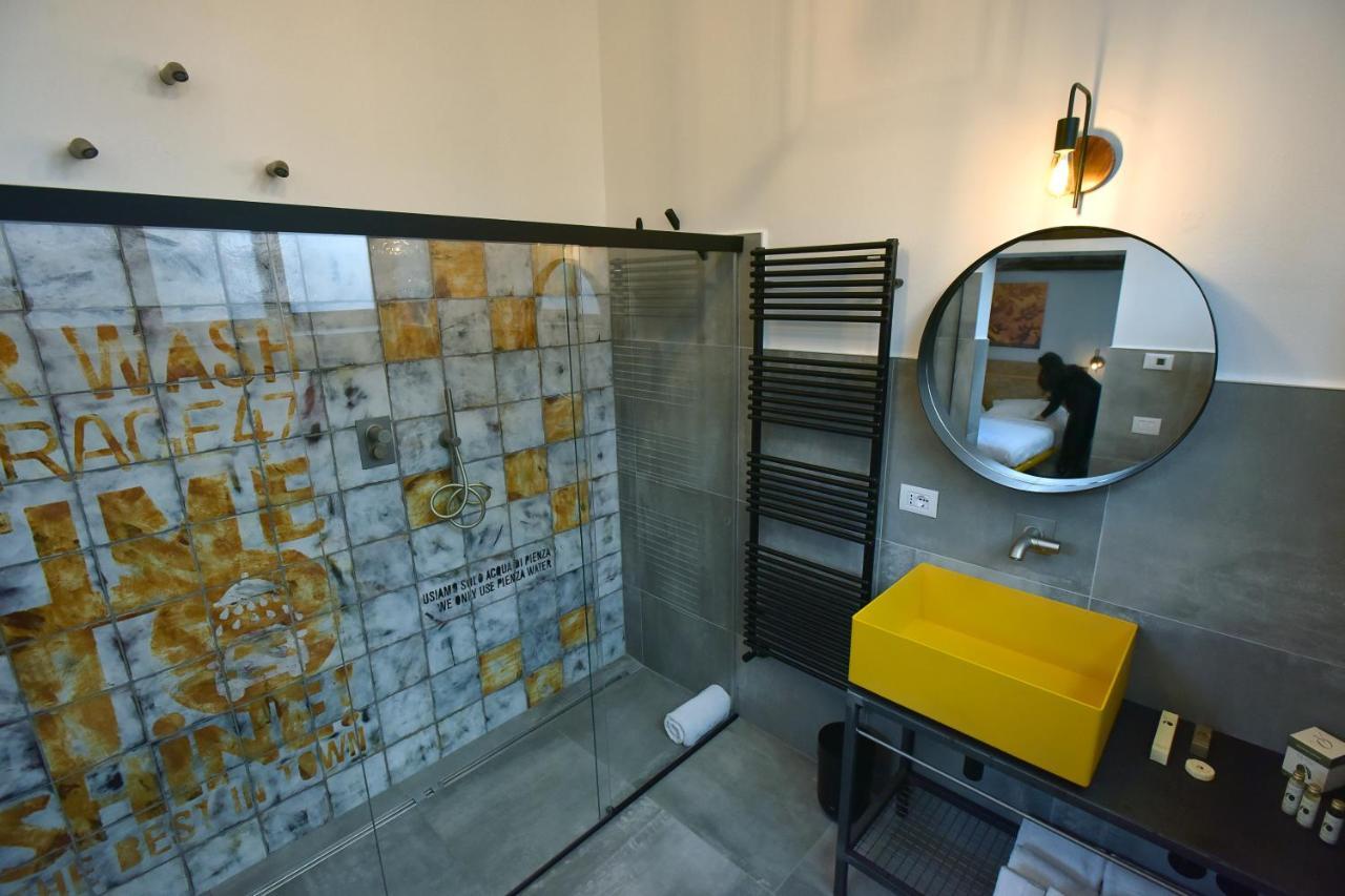 Garage47 Storica Officina Meccanica Loft B&B In 피엔자 외부 사진