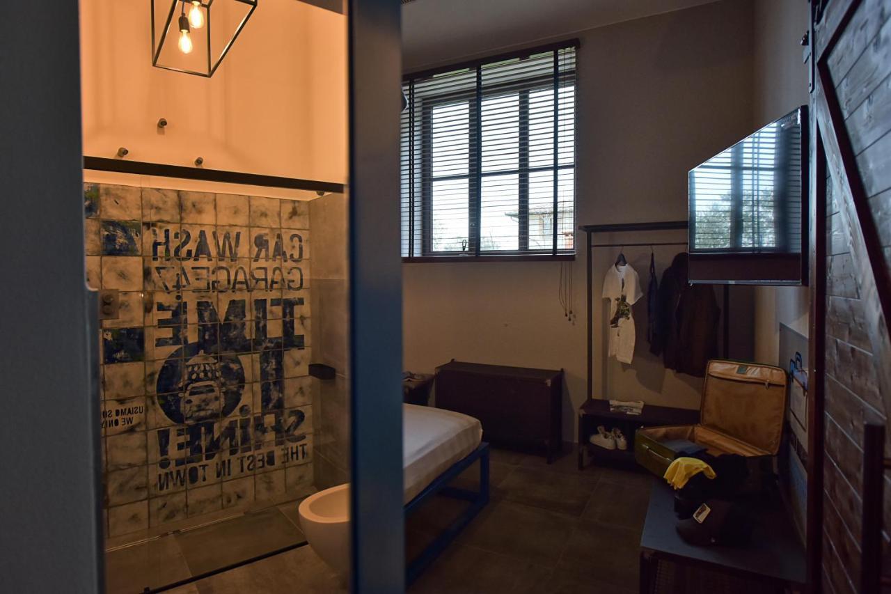 Garage47 Storica Officina Meccanica Loft B&B In 피엔자 외부 사진
