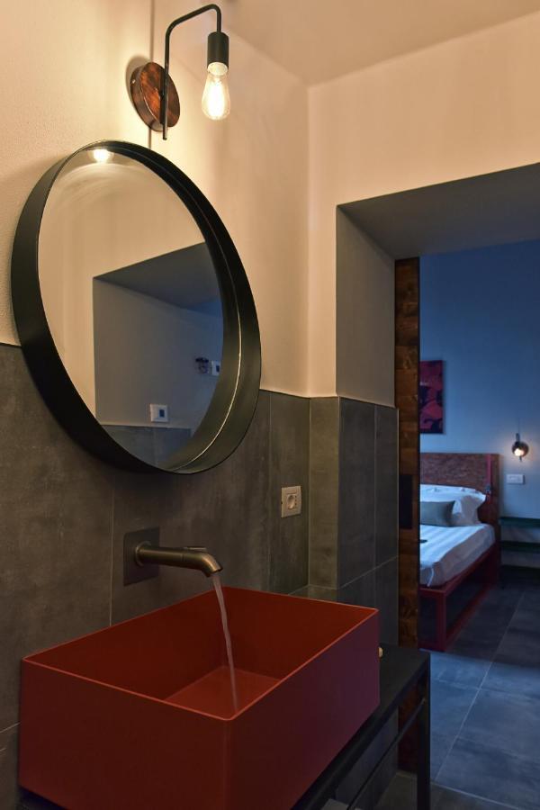 Garage47 Storica Officina Meccanica Loft B&B In 피엔자 외부 사진