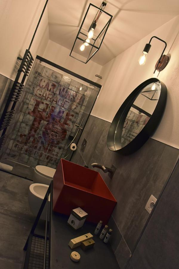 Garage47 Storica Officina Meccanica Loft B&B In 피엔자 외부 사진