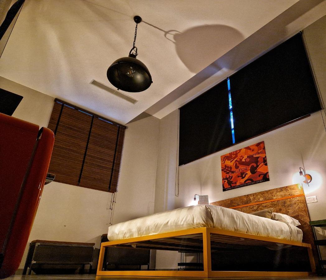 Garage47 Storica Officina Meccanica Loft B&B In 피엔자 외부 사진