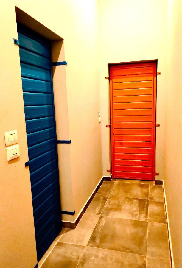Garage47 Storica Officina Meccanica Loft B&B In 피엔자 외부 사진