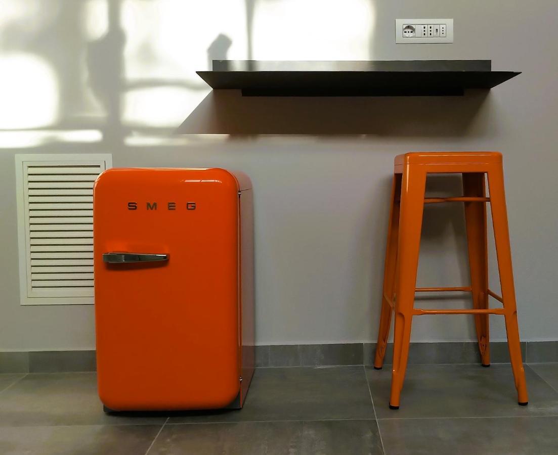 Garage47 Storica Officina Meccanica Loft B&B In 피엔자 외부 사진